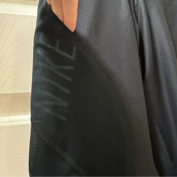 Nike Power Legend 20” Mid Rise Training Capri Leggings Women’s size Small - Picture 6 of 16
